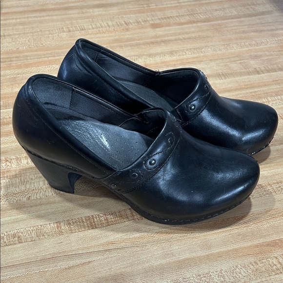 Dansko Shoes - Dansko Black Leather Clogs
